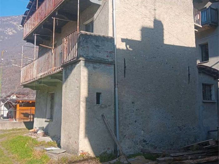 Casa con 6 locali in vendita in Frazione Lilla, Centro, Donnas