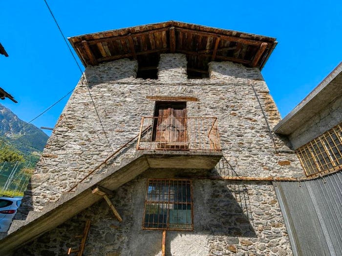 Casa bilocale in vendita in Via Cedrasco, Fusine