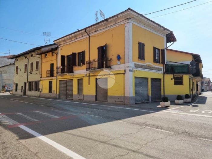 Casa con 6 locali in vendita in Via G Garibaldi, Rondissone