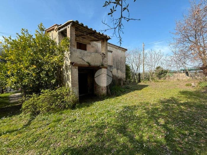 Casa quadrilocale in vendita in Vocabolo spezzano, Colleberardo, Montebuono