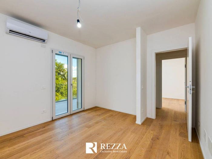 Appartamento trilocale in vendita in Via Roccaraso, Cortina d'Ampezzo, Roma