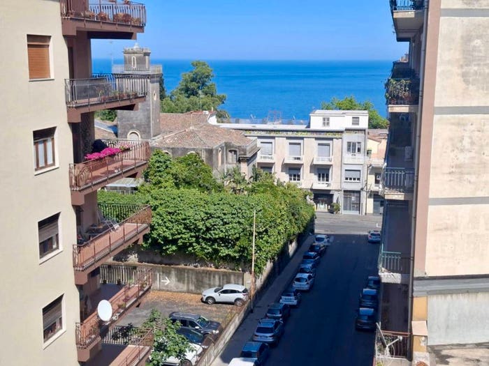 Appartamento quadrilocale in vendita in Piazza Europa, San Cosmo Corso Italia Piazza Dante, Acireale