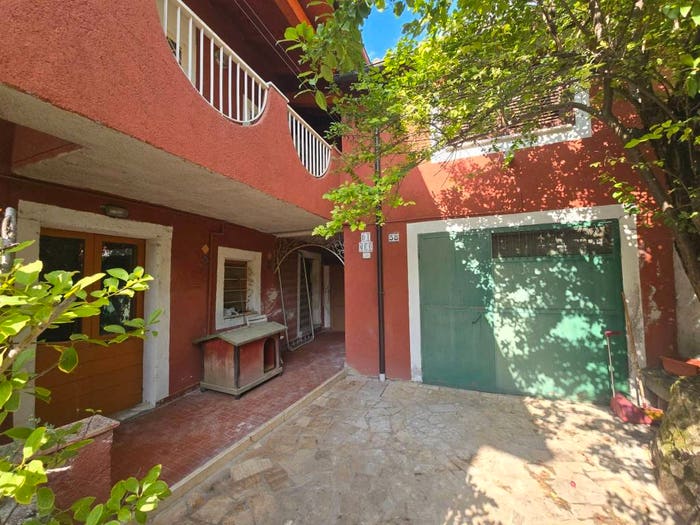 Casa quadrilocale in vendita in Via Zecca, Centro, Pizzoli