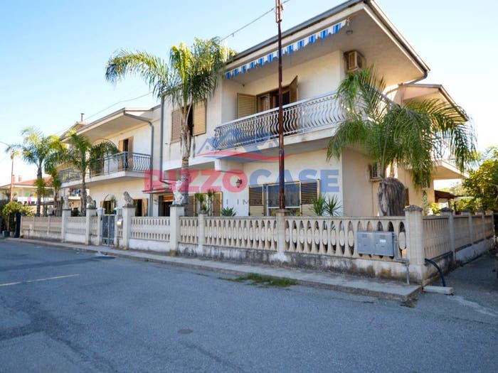 Casa con 6 locali in vendita in Via Olanda, Mirto, Crosia