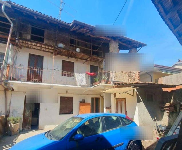 Appartamento con 6 locali in vendita in Via Mergozzo D, Pombia