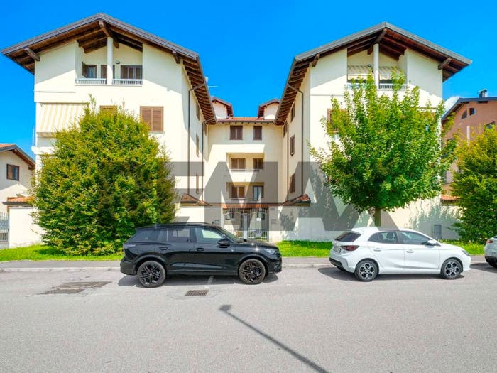 Appartamento trilocale in vendita in VIA ALIGI SASSU, Centro, Marnate