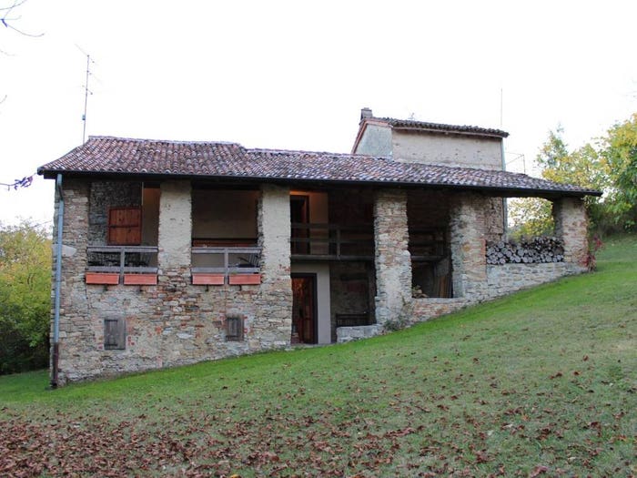 Casa con 6 locali in vendita in Località Acqua Fresca, Borgoratto Mormorolo