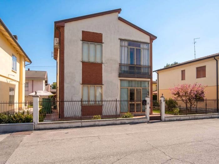 Casa con 5 locali in vendita in Via Aprile, Centro, Cerea