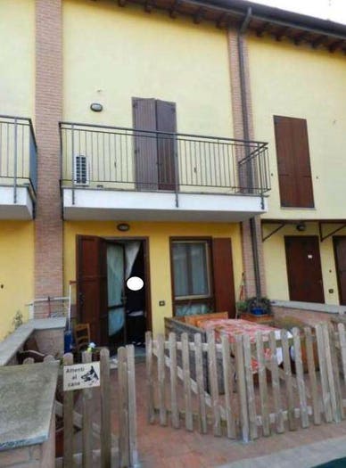 Casa trilocale in vendita in Piazza Soyons già Via Roma, Spinadesco
