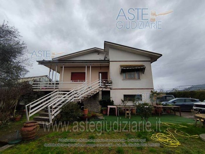 Casa con 6 locali in vendita in via di Campo, Alberghi Via Romana Pescia Morta, Pescia