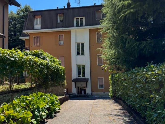 Appartamento trilocale in vendita in Via Castello, Canzo