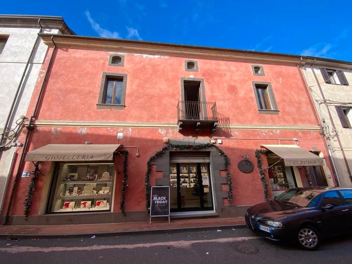 Appartamento con 6 locali in vendita in Corso Umberto I, Centro, Ghilarza