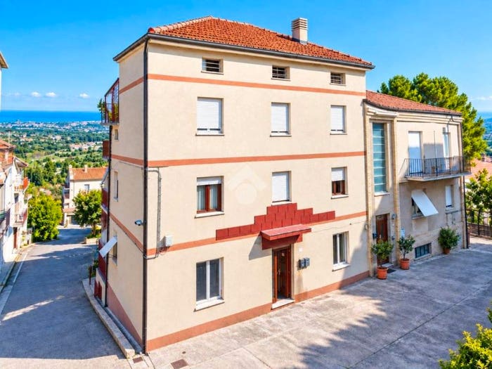 Appartamento trilocale in vendita in Via Dante Alighieri, Centro, Monte Urano