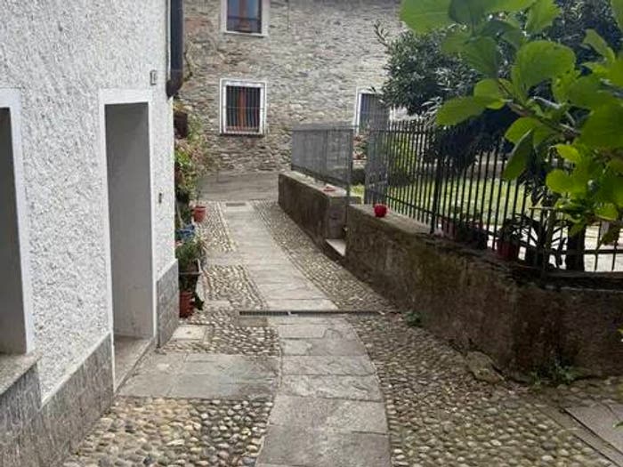 Casa quadrilocale in vendita in Via Bonomi No Number, Centro, BrissagoValtravaglia