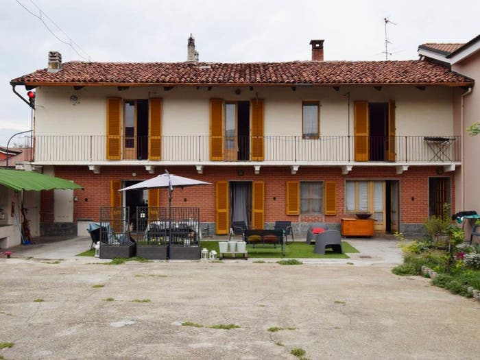 Casa con 6 locali in vendita in Via Savigliani, Centro, Scalenghe