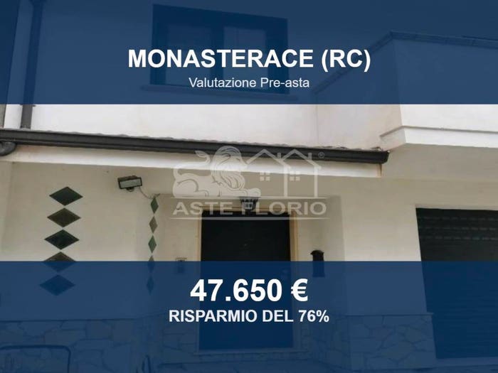 Casa quadrilocale in vendita in Viale della Libertà B, Monasterace Marina, Monasterace