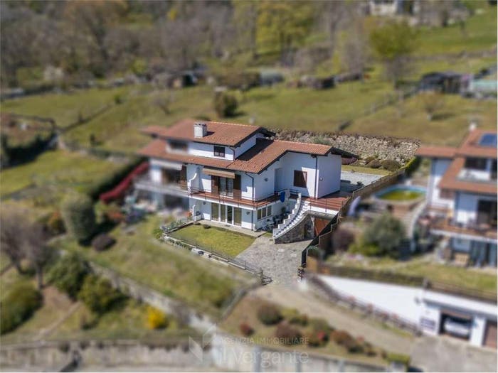 Casa con 6 locali in vendita in VIA PROVINCIALE ALTOVERGANTE VERGANTE, Centro, Nebbiuno