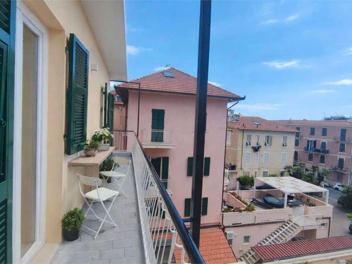 Appartamento con 5 locali in vendita in Centro, Alassio