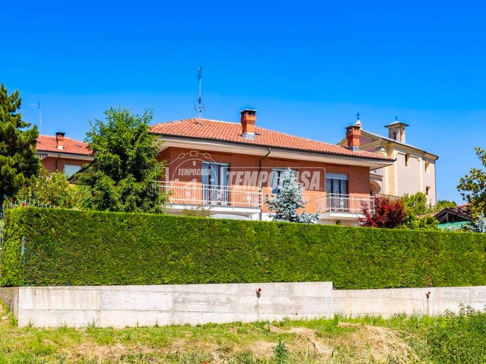 Casa con 6 locali in vendita in Strada Carlo Alberto, Centro, Valfenera