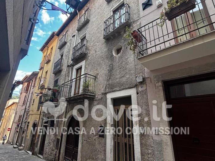 Casa con 6 locali in vendita in Via del Castello, Centro, Antrodoco