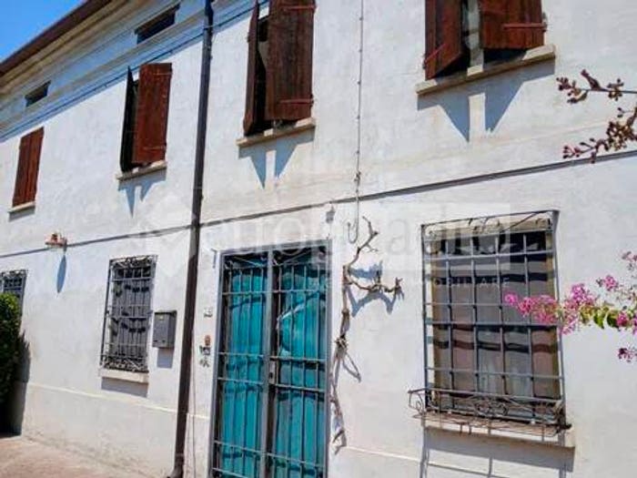 Casa con 5 locali in vendita in Via Cimitero, Libiola, Serravalle a Po