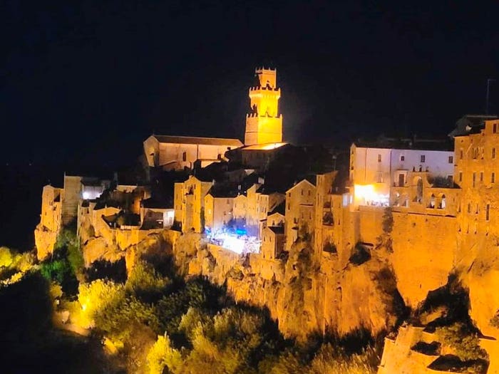 Appartamento trilocale in vendita in Via Zuccarelli, Centro, Pitigliano