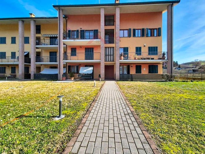 Appartamento bilocale in vendita in Via Dabusti, Centro, Casteggio