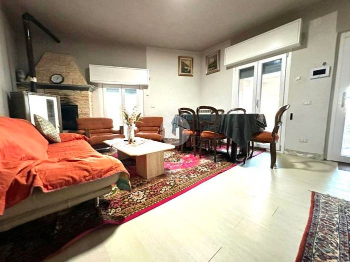 Casa con 6 locali in vendita in Via Martiri della Libertà, Centro, Manerbio