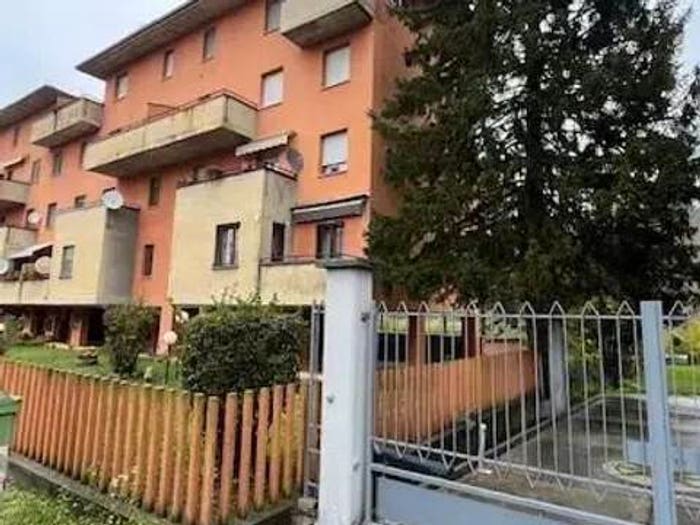 Appartamento trilocale in vendita in Via Fratelli Vigorelli, Centro, Casteggio