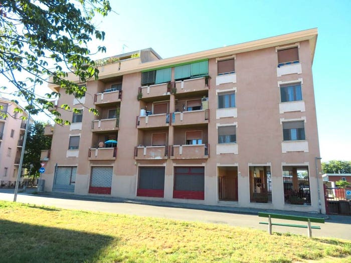 Appartamento trilocale in vendita in Via Sforzesca, Bicocca, Novara