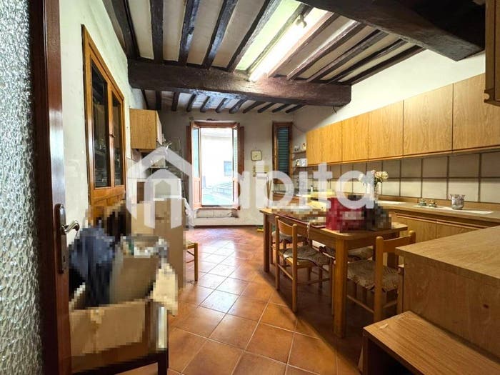 Appartamento con 5 locali in vendita in Via Roma, Città, Montevarchi