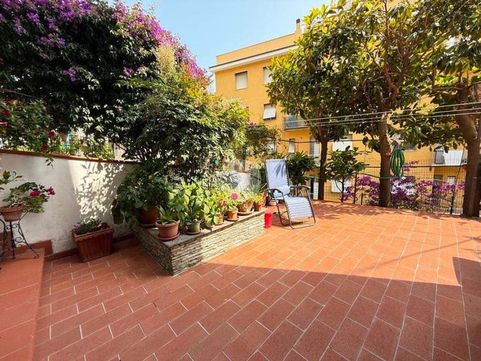 Appartamento con 5 locali in vendita in Via Pasquale Berghini, San Fruttuoso, Genova