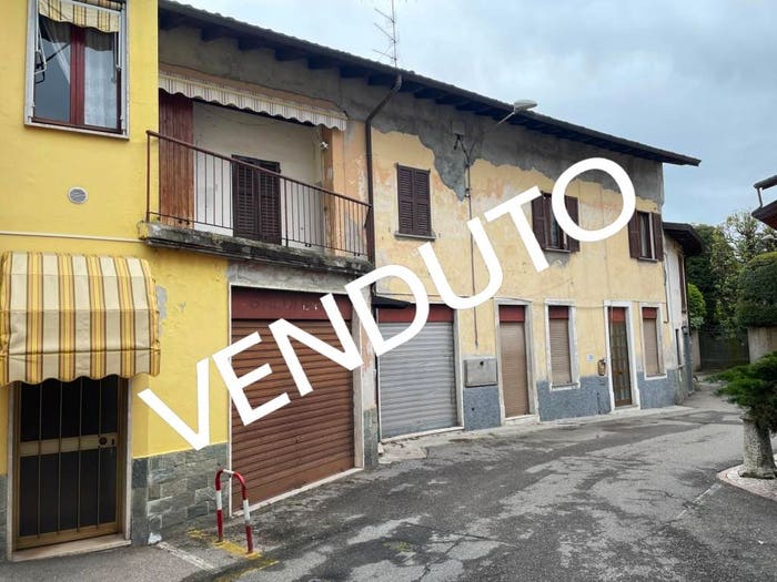 Appartamento bilocale in vendita in Via Trento, Centro, Malnate