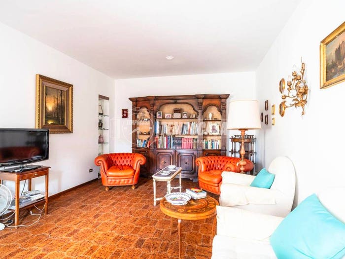 Casa quadrilocale in vendita in Via Medaglie D'Oro, Centro, Macerata