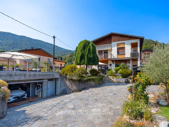 Casa quadrilocale in vendita in Via Nolina, Centro, Lavena Ponte Tresa