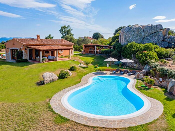 Casa con 6 locali in vendita in loc Micaloni vicinanze di OLBIA, Mannazzu Putzolu, Olbia
