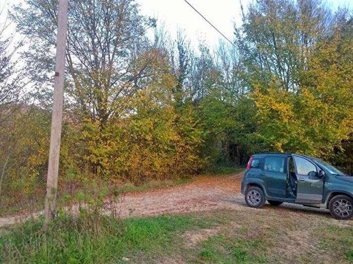 Casa con 6 locali in vendita in Montone