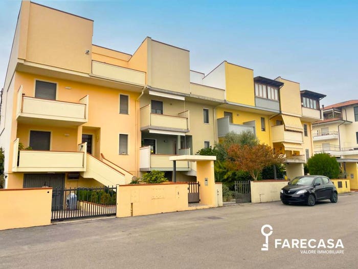 Casa con 5 locali in vendita in Via Rosario Livatino, Pagliare, Morro d'Oro