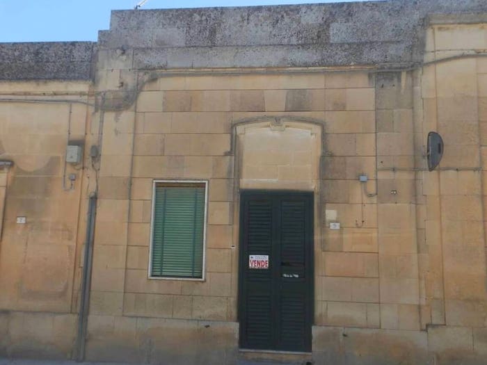 Casa trilocale in vendita in Via Piave, Melpignano