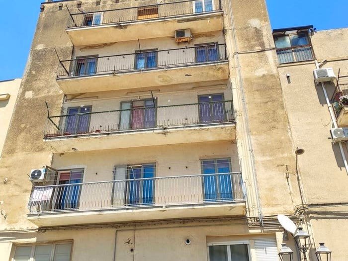 Appartamento quadrilocale in vendita in Piazza San Francesco d'Assisi, Centro, Caltagirone