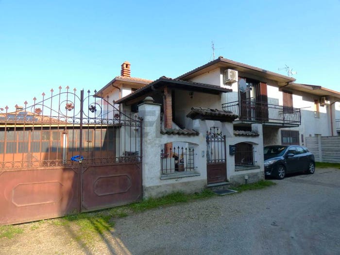 Casa trilocale in vendita in Via Enrico Fermi, Tre Re Mezzana Corti, Cava Manara