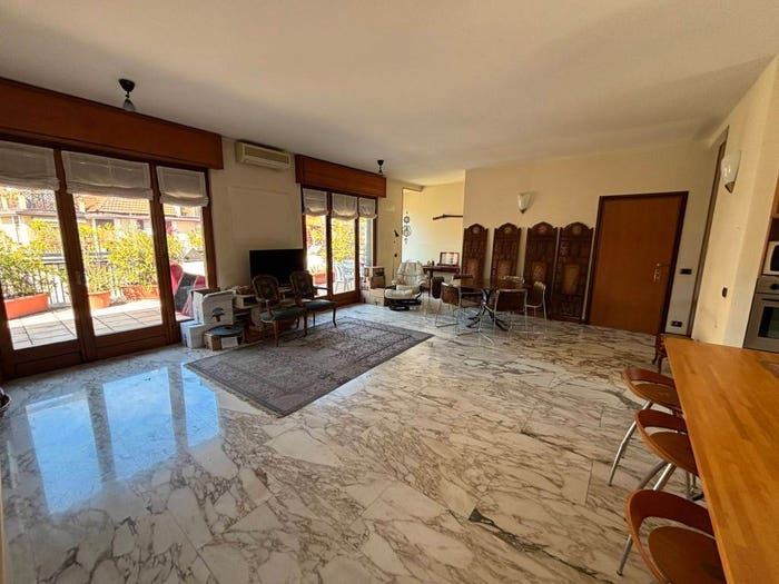 Appartamento trilocale in vendita in Via dei Grimani, Dezza, Milano