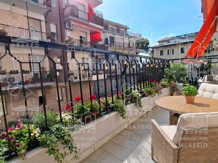 Appartamento trilocale in vendita in Centro, Albenga