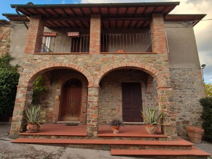 Casa con 6 locali in vendita in Centro, Lucignano