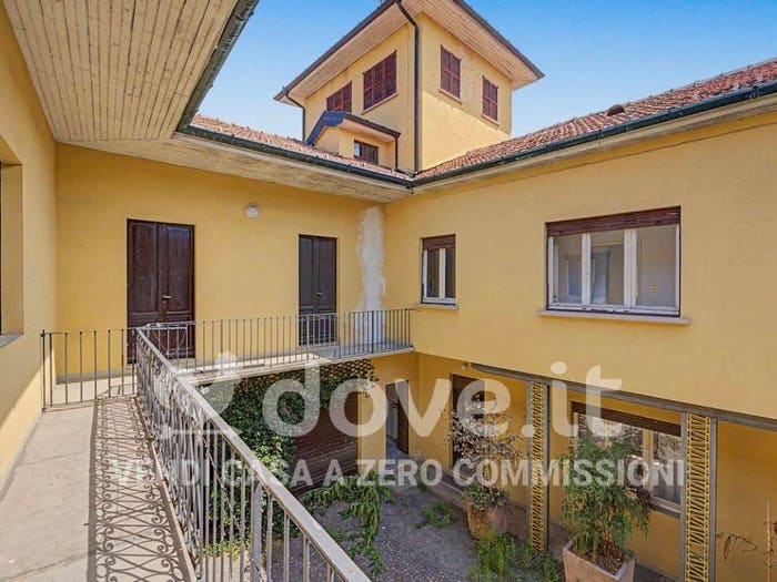 Casa con 6 locali in vendita in Via Vittorio Veneto, Golasecca