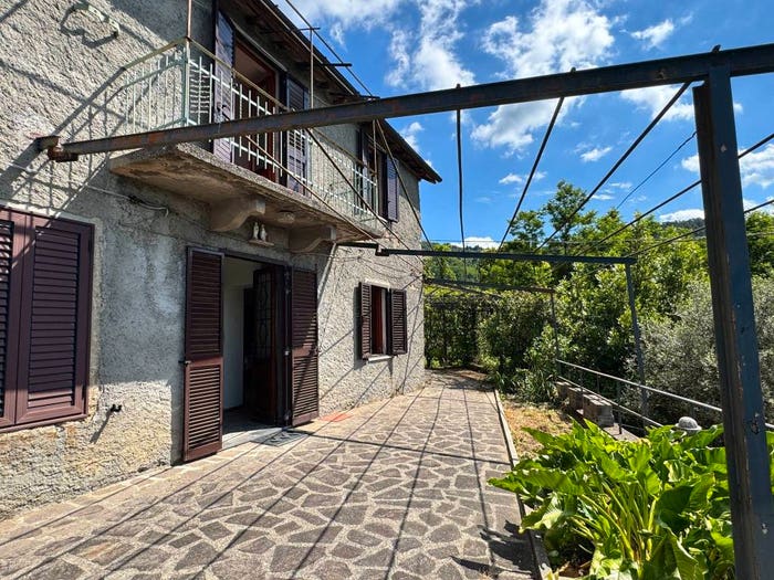 Casa con 6 locali in vendita in Via Colletto, Barga