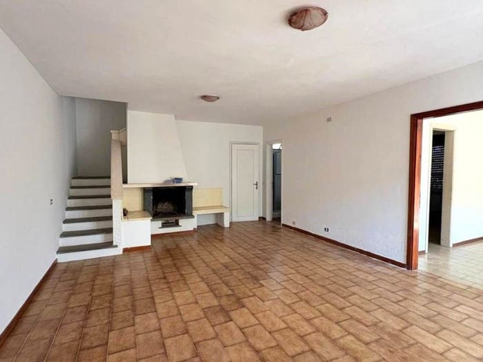 Casa con 5 locali in vendita in Via della Chiesa di Nave, Nave, Lucca