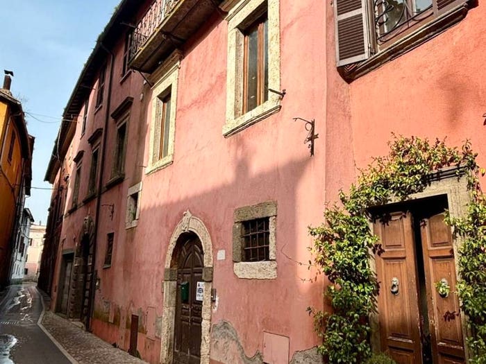 Appartamento trilocale in vendita in Via Principe Umberto, Centro, Orte