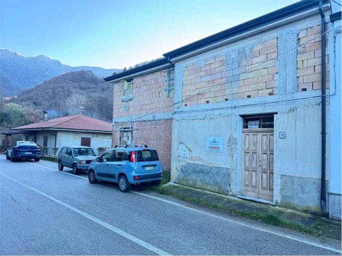 Appartamento quadrilocale in vendita in Via Monte Gelbison, Novi Velia