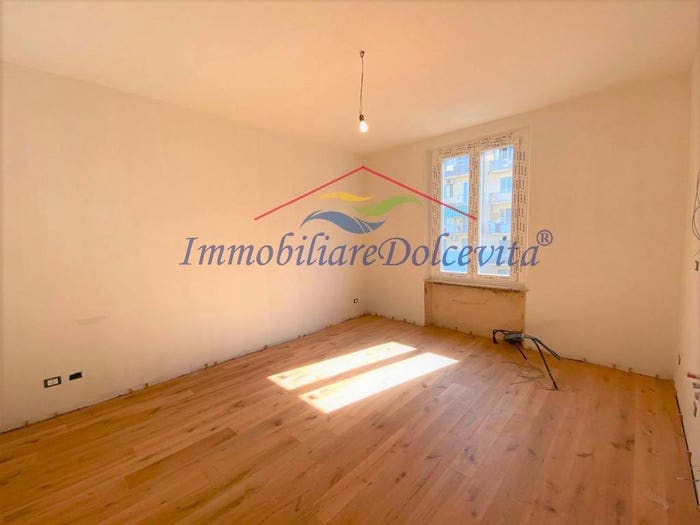 Appartamento trilocale in vendita in Via del Ponte alle Mosse, Porta al Prato San Jacopino, Firenze